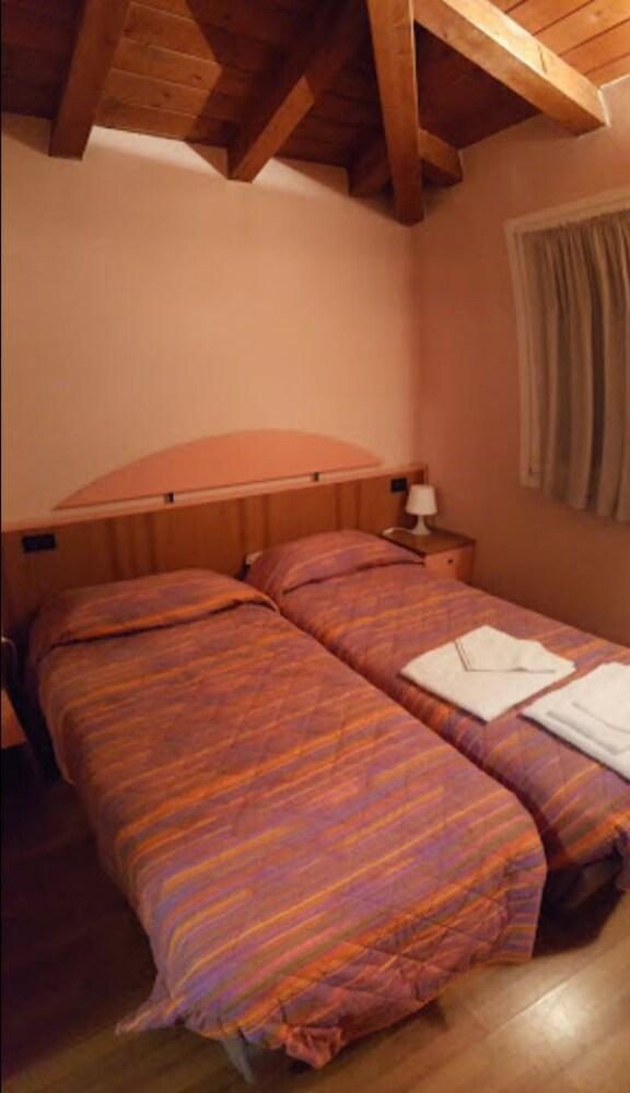 Hotel La Piazzetta Vidiciatico Bagian luar foto