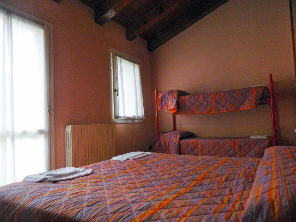 Hotel La Piazzetta Vidiciatico Ruang foto